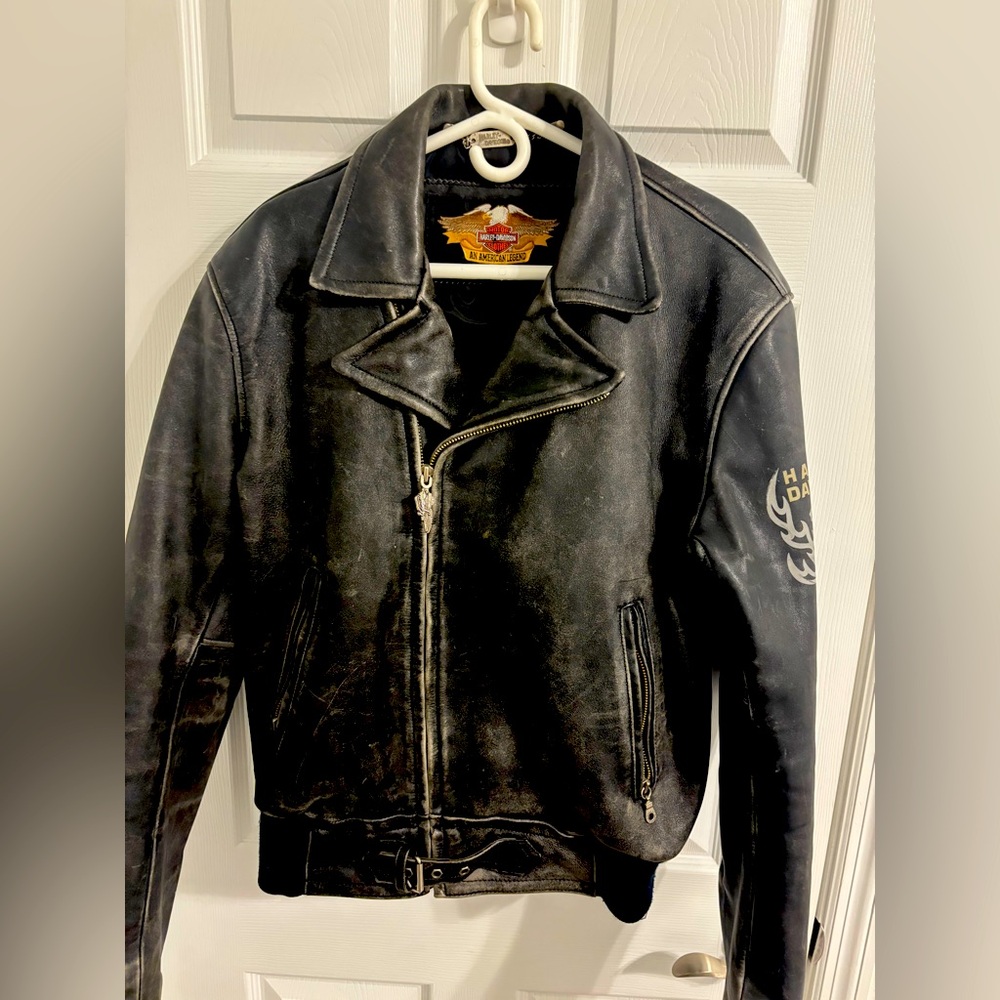 Men’s Vintage Harley Davidson distressed genuine leather jacket- Size Large